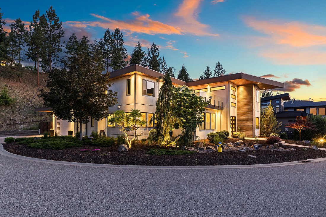 House in Kelowna, British Columbia, Canada 1 - 18048813