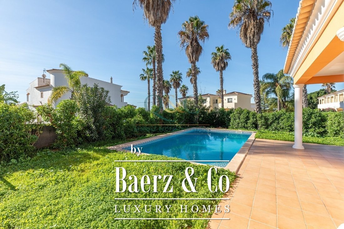 Villa in Loule (Sao Clemente), Algarve, Portugal 4 - 15028247