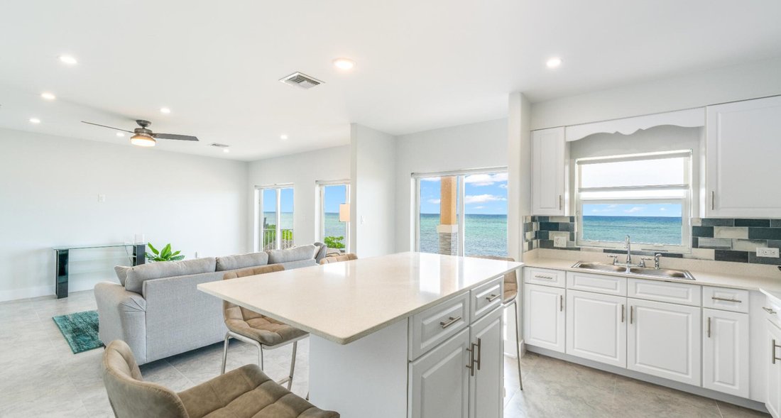 Apartment in Old Man Bay, North Side, Cayman Islands 2 - 18042716