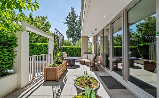 Condo in White Rock, British Columbia, Canada 1