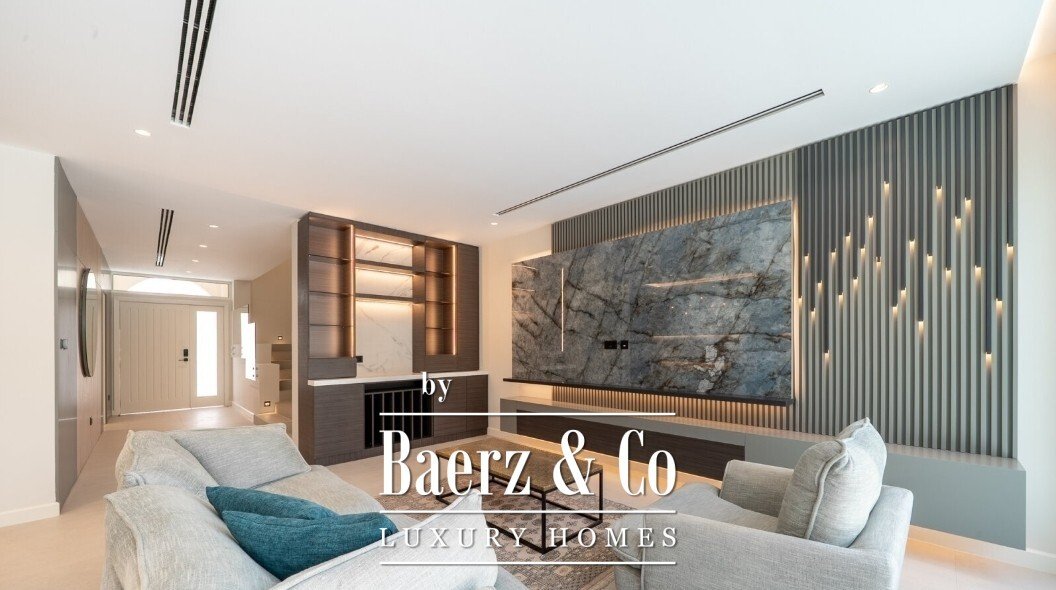 Villa in Al Wasl, Dubai, United Arab Emirates 2 - 16290079
