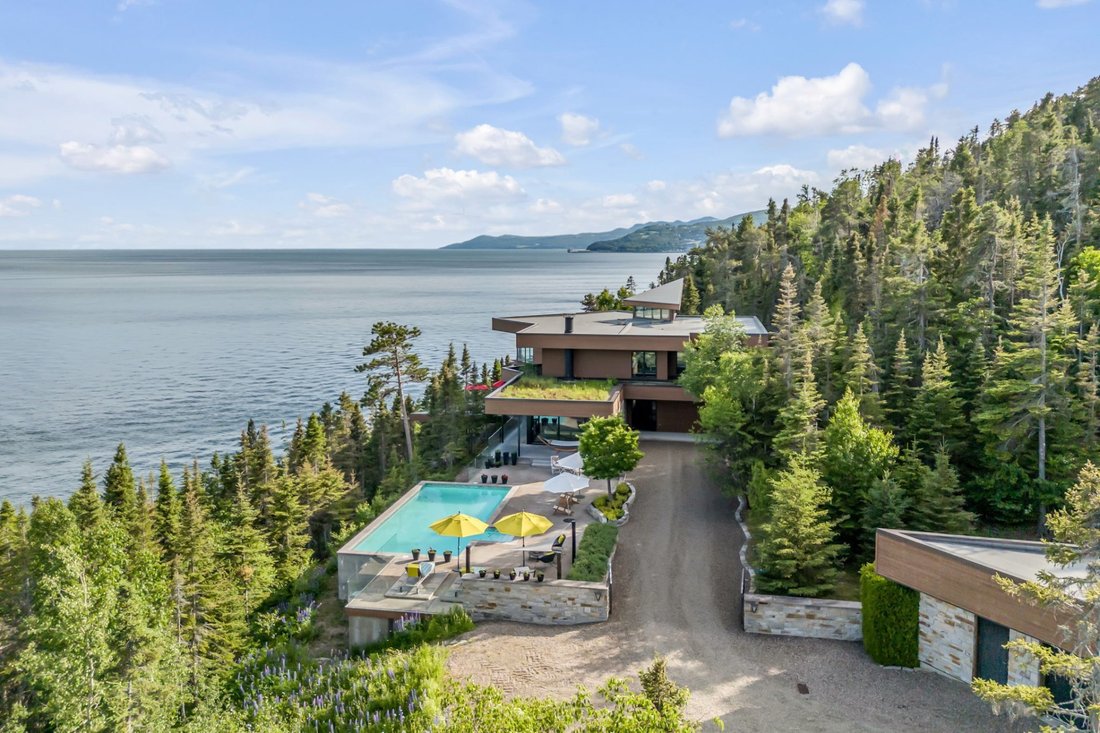 House in La Malbaie, Quebec, Canada 1 - 13936591