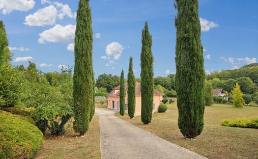 House in Forêt, Saint-Germain-en-Laye, France 1
