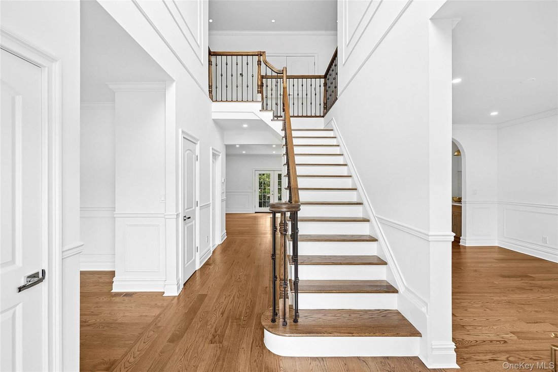 House in Garden City, New York, United States 4 - 18049334
