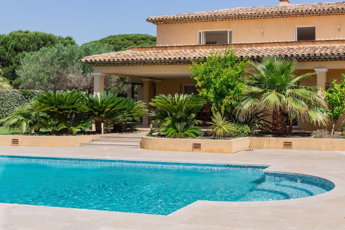Villa in Ville-Les Saquedes-Le Bouillonnet, Sainte-Maxime, France 1 - 18036674