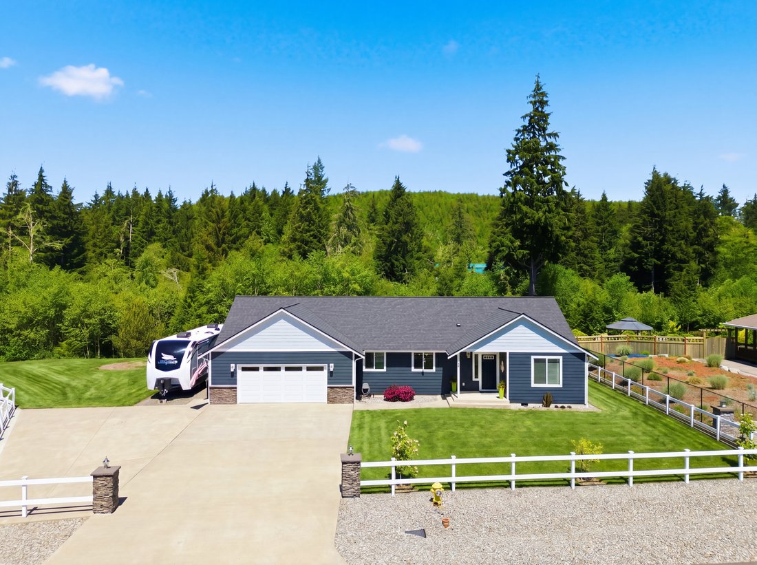 House in Aberdeen, Washington, United States 1 - 18039620