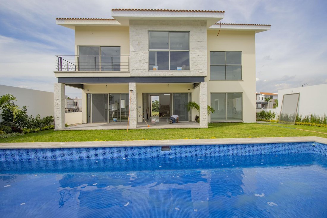 House in Fraccionamiento Club de Golf Paraíso, Morelos, Mexico 1 - 18042375