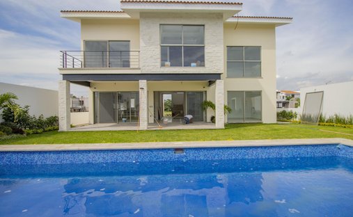 House in Fraccionamiento Club de Golf Paraíso, Morelos, Mexico 1