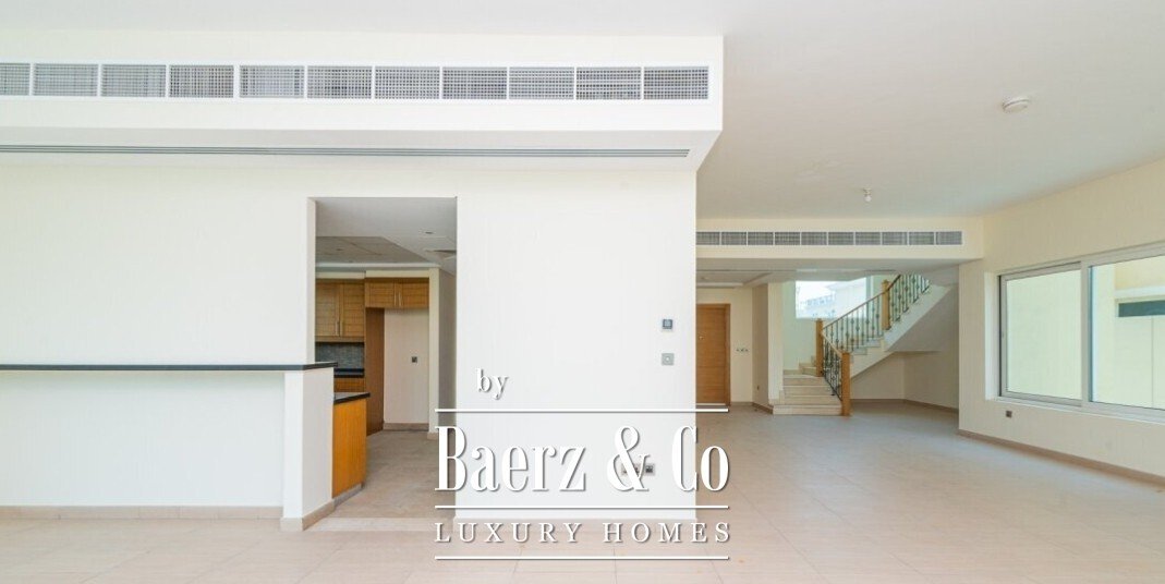 Villa in Al Wasl, Dubai, United Arab Emirates 4 - 16290086