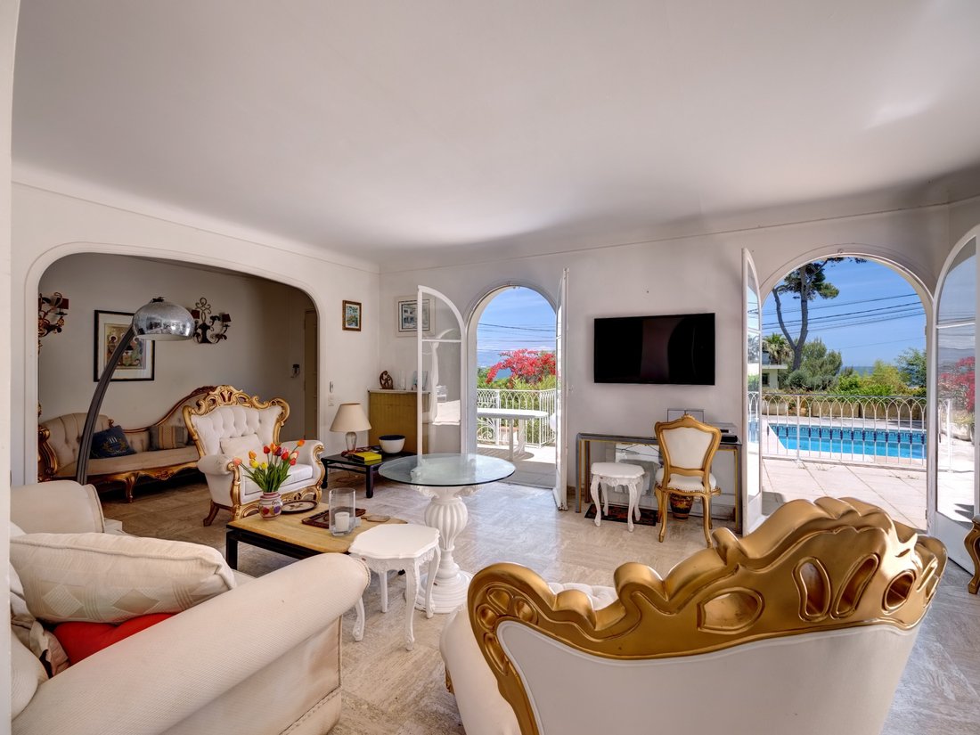 House in Antibes, Provence-Alpes-Côte d'Azur, France 5 - 18043351