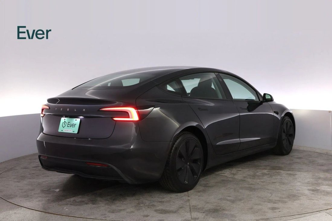 Sedan in San Francisco, CA, United States 3 - 17995358