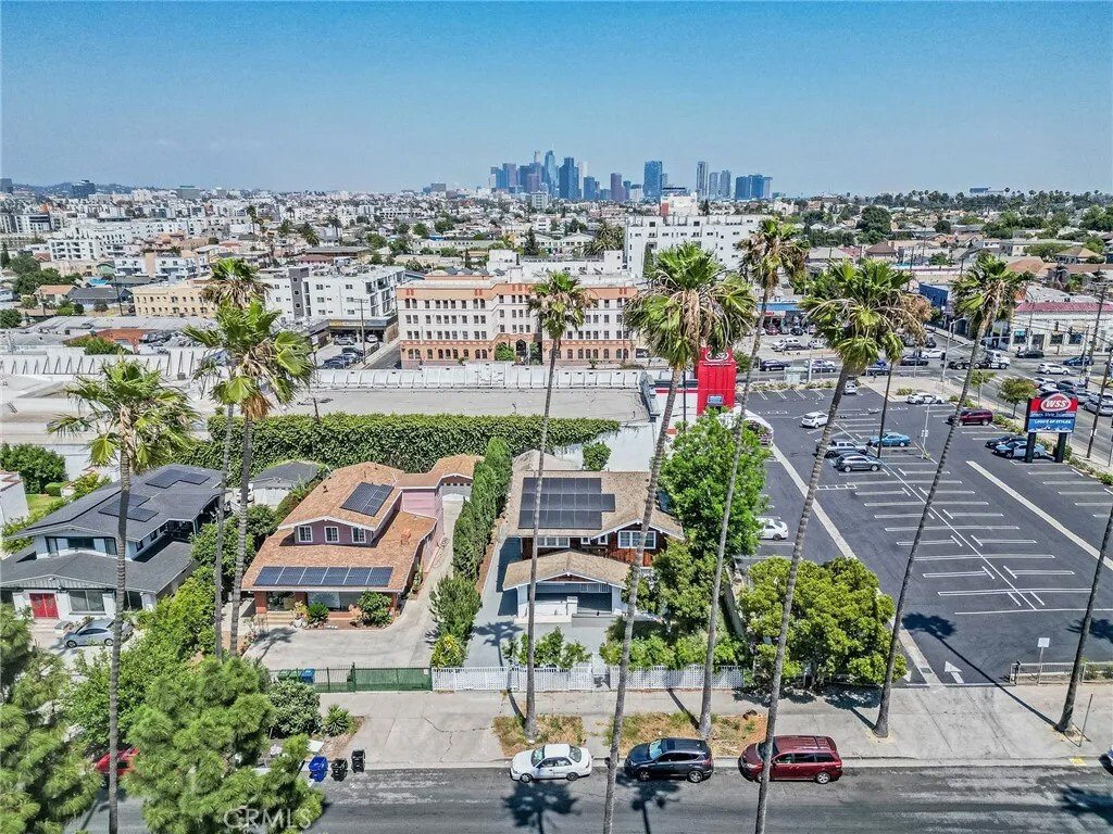 Condo in Los Angeles, California, United States 3 - 18046775