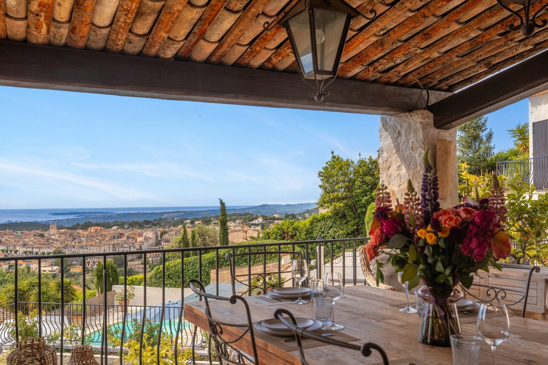 Villa en Tourrettes-sur-Loup, Provenza-Alpes-Costa Azul, Francia 1 - 17857319