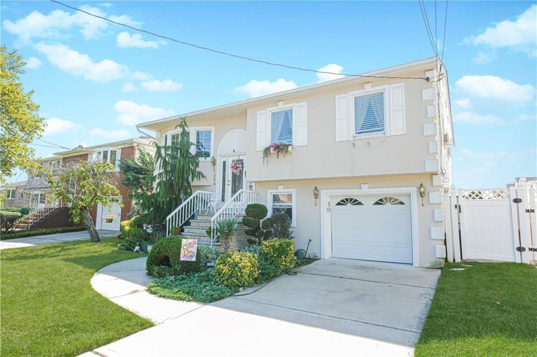 House in New York, New York, United States 2 - 18039901