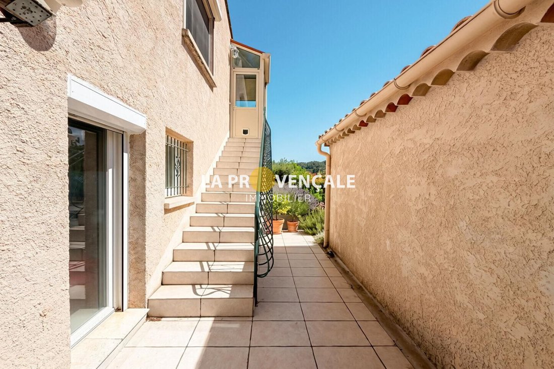 Villa in Vieille Ville-Cativel, Gardanne, France 3 - 18036589
