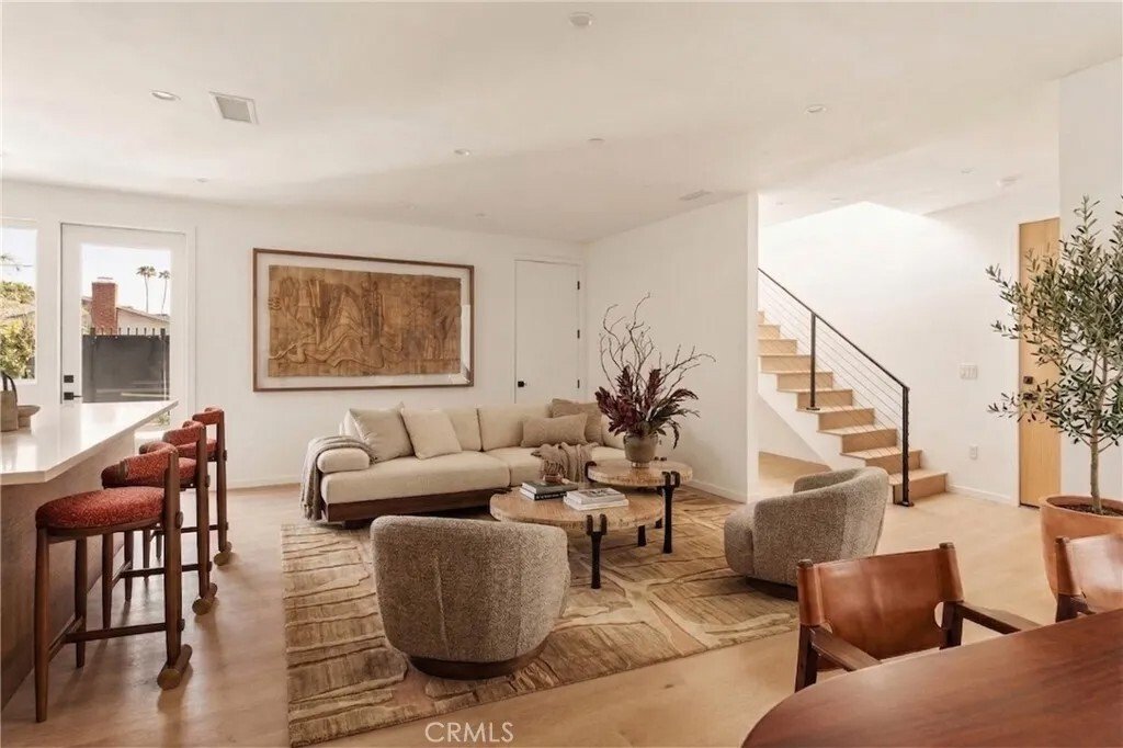 Los Angeles, California, United States 4 - 17562153