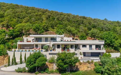 Villa in La Londe-les-Maures, Provence-Alpes-Côte d'Azur, France 1