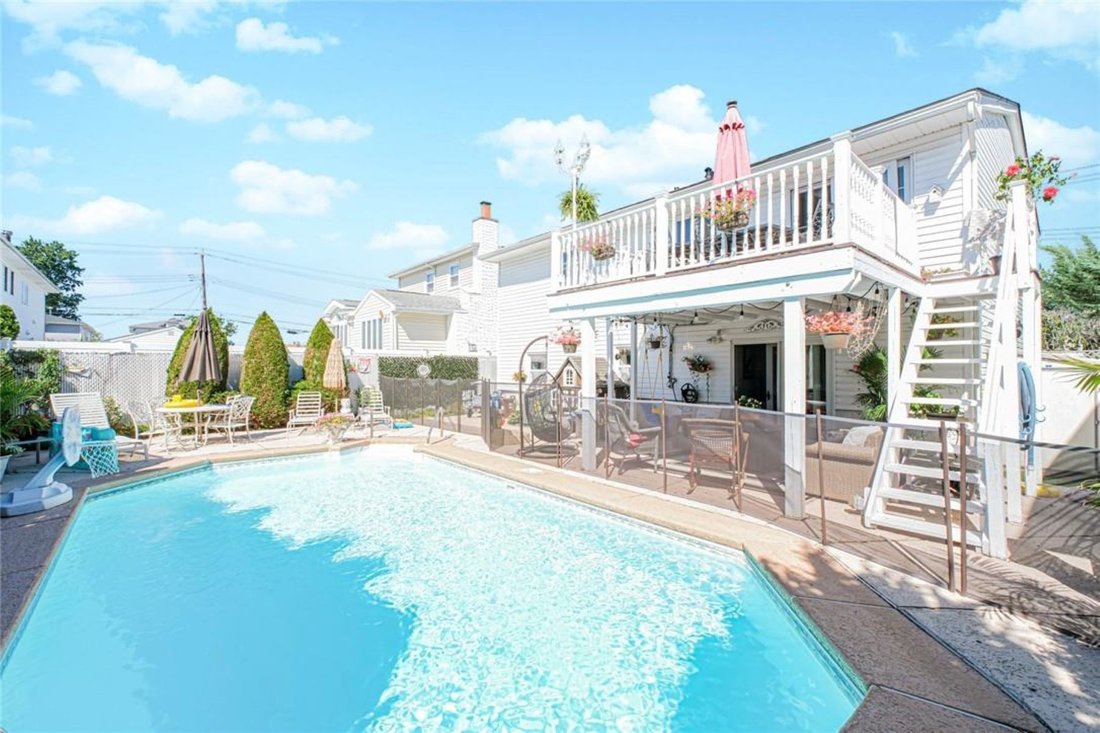 House in New York, New York, United States 3 - 18039901