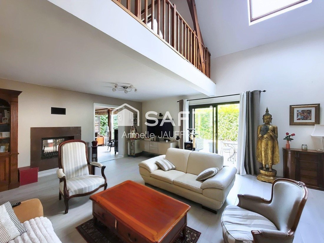 House in Saint-Brice-sous-Foret, Ile-de-France, France 2 - 18050645