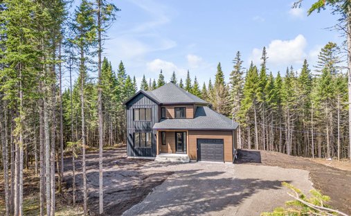 House in Sainte-Brigitte-de-Laval, Quebec, Canada 1