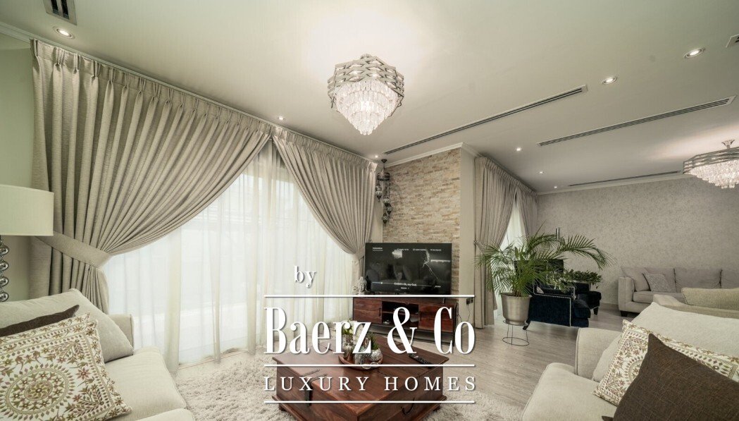Villa in Al Wasl, Dubai, United Arab Emirates 5 - 16290070