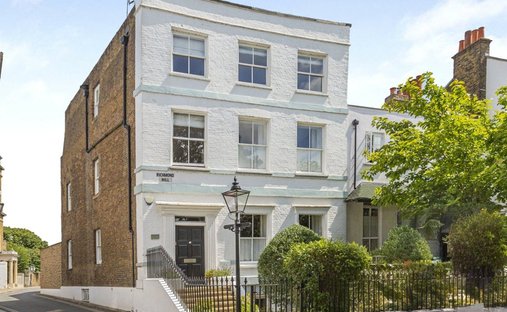 House in Richmond Upon Thames, England 1