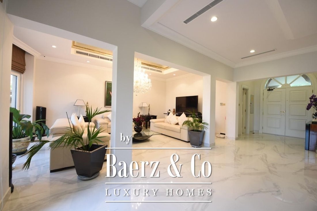 Villa in Al Wasl, Dubai, United Arab Emirates 3 - 15025070