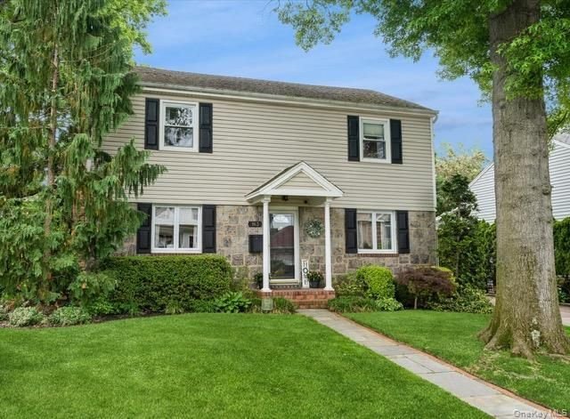 House in Garden City, New York, United States 1 - 18043148