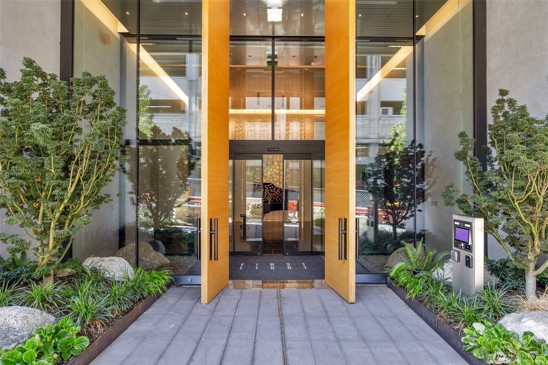 Condo in Seattle, Washington, United States 2 - 18045619