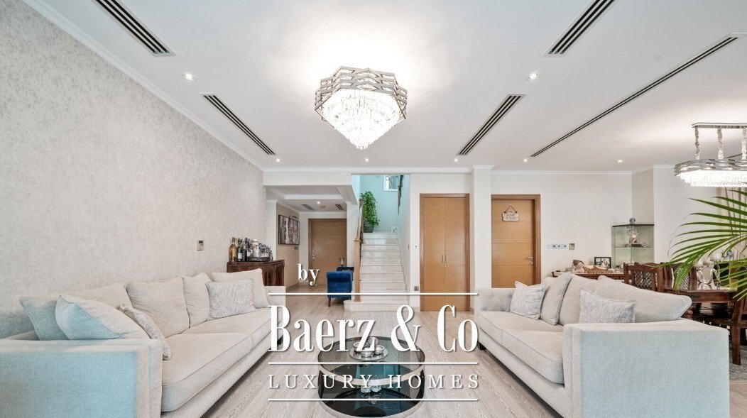 Villa in Al Wasl, Dubai, United Arab Emirates 4 - 16290070
