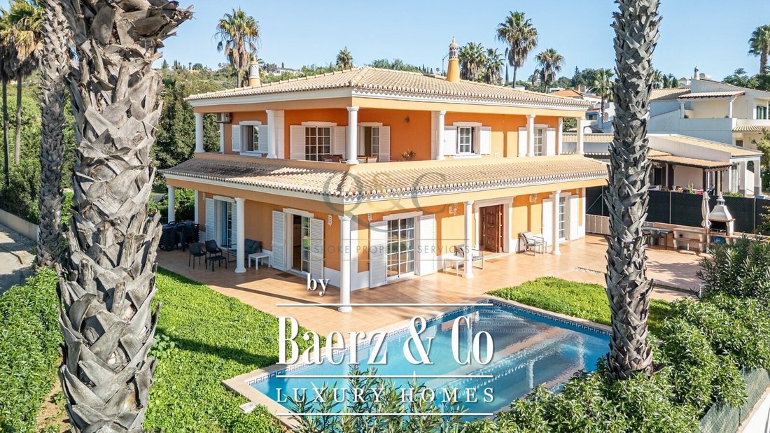 Villa in Loule (Sao Clemente), Algarve, Portugal 1 - 15028247