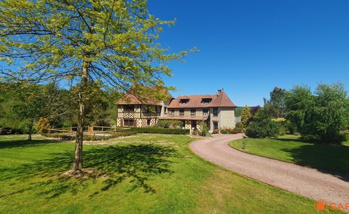 House in Pont-l'Évêque, Normandy, France 1