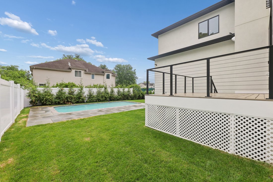 Cresskill, New Jersey, United States 5 - 18035564