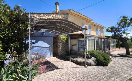 House in Tulette, Auvergne-Rhône-Alpes, France 1