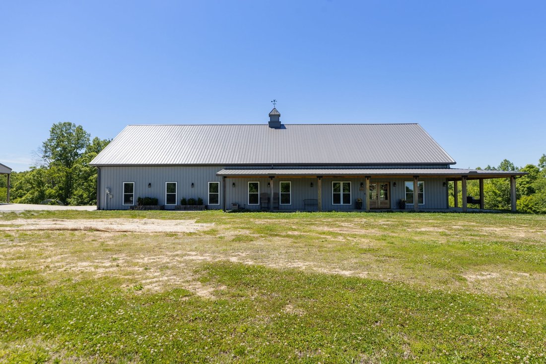 House in Nunnelly, Tennessee, United States 4 - 18045485