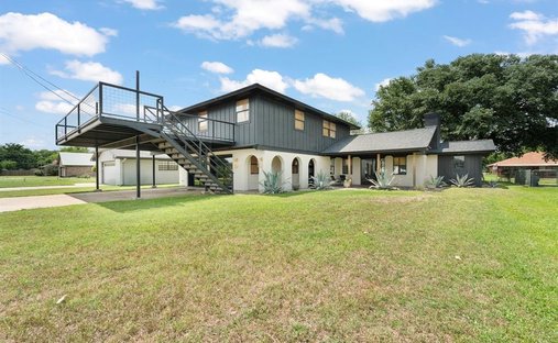 House in Granbury, Texas, United States 1