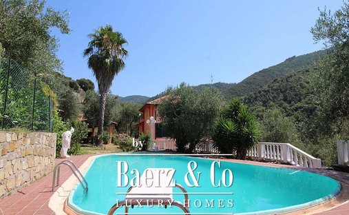 Villa in Vallebona, Liguria, Italy 1