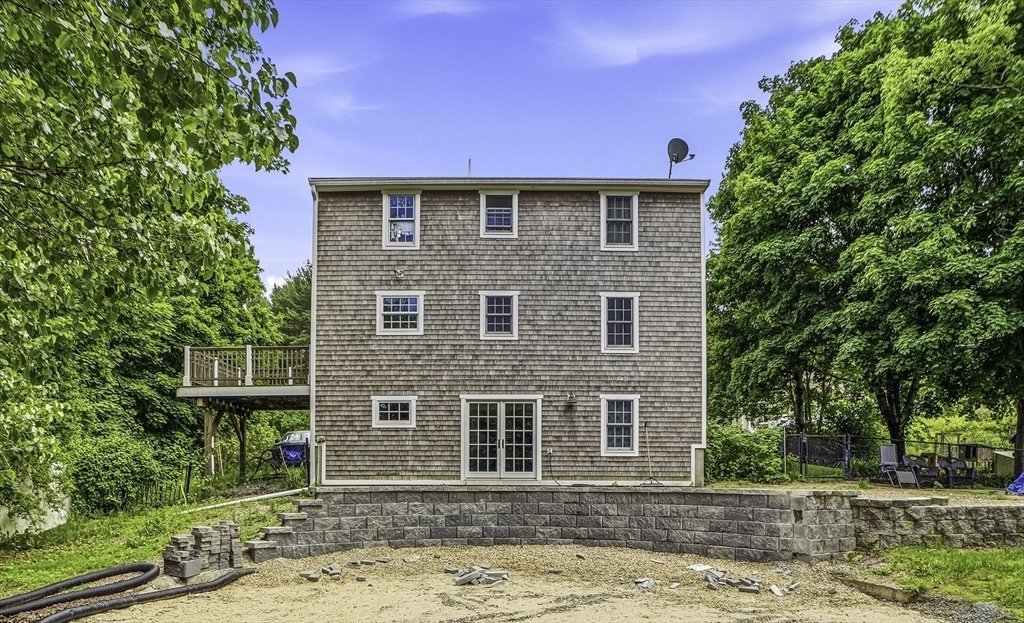 Franklin, Massachusetts, United States 3 - 18039448