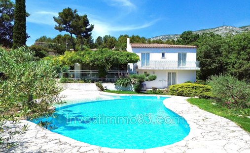 Villa in Puyloubier, Provence-Alpes-Côte d'Azur, France 1