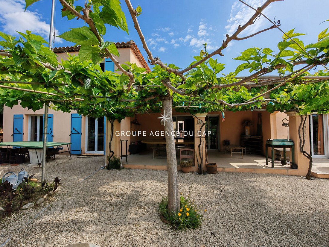 Villa in Les Issambres, Roquebrune-sur-Argens, France 5 - 18039182