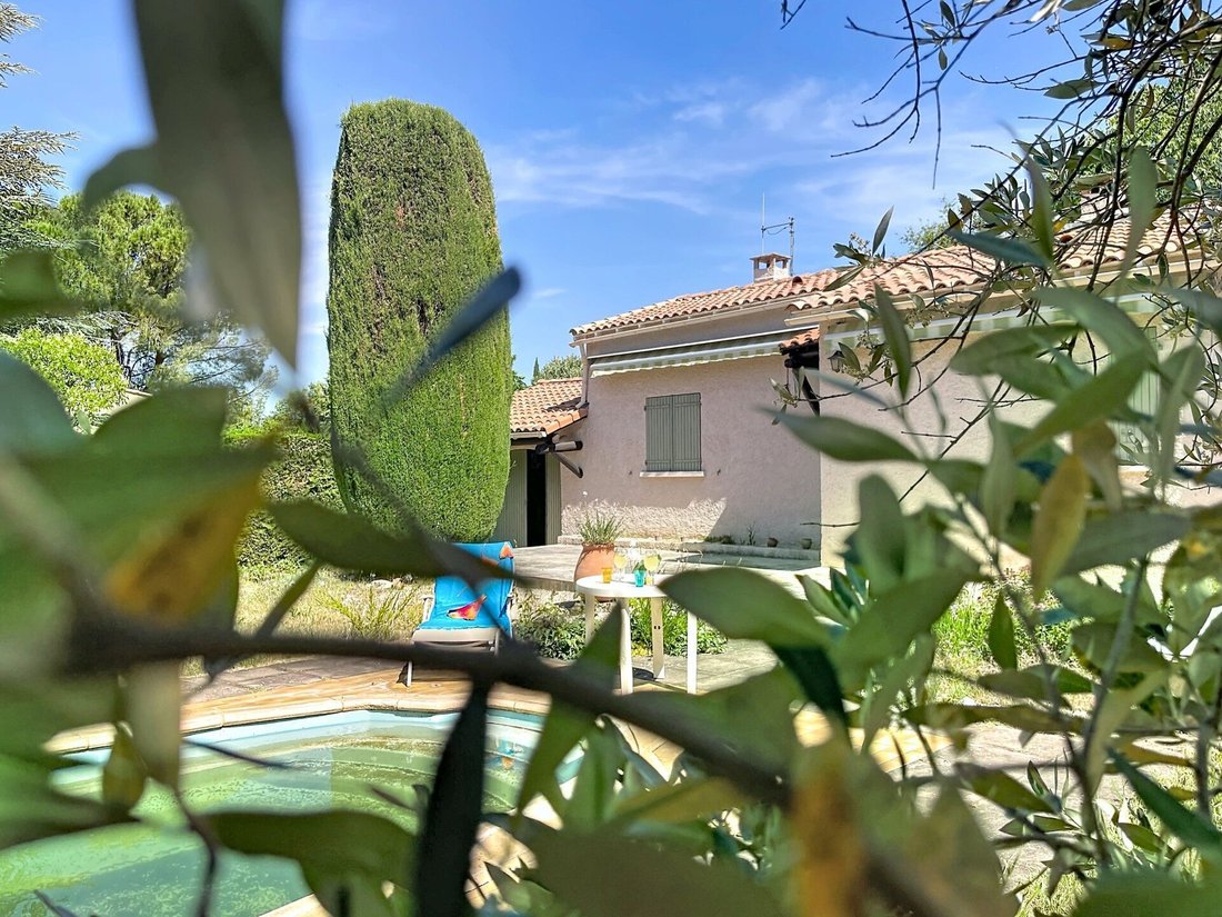 House in Lourmarin, Provence-Alpes-Côte d'Azur, France 1 - 18050369