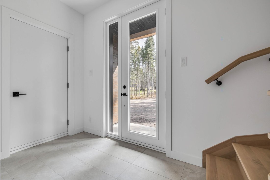 House in Sainte-Brigitte-de-Laval, Quebec, Canada 5 - 16785316