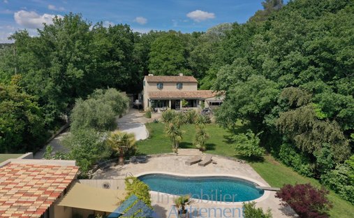 Estate in Plateau de Puyricard-La Trévaresse, Aix-en-Provence, France 1