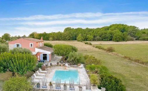 Villa in Bagnols-en-Forêt, Provence-Alpes-Côte d'Azur, France 1