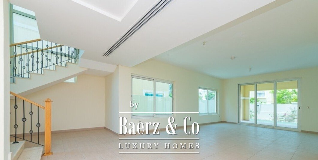 Villa in Al Wasl, Dubai, United Arab Emirates 2 - 16290086