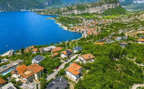 Maison à Nago-Torbole, Trentin-Haut-Adige, Italie 1