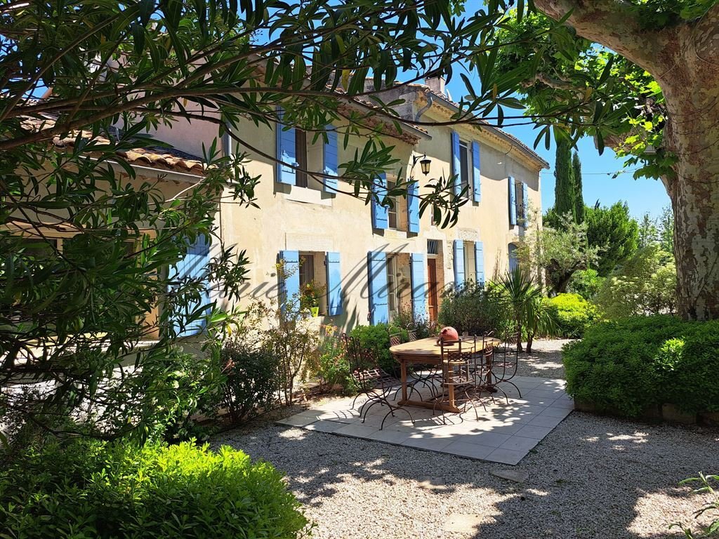 Estate in Châteaurenard, Provence-Alpes-Côte d'Azur, France 1 - 18036851