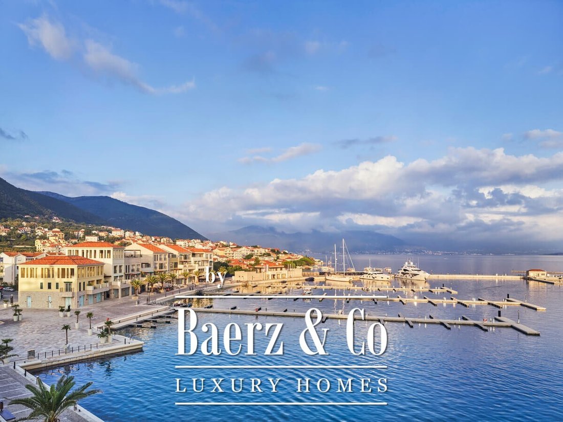 Penthouse in Herceg Novi, Herceg Novi Municipality, Montenegro 2 - 15207653