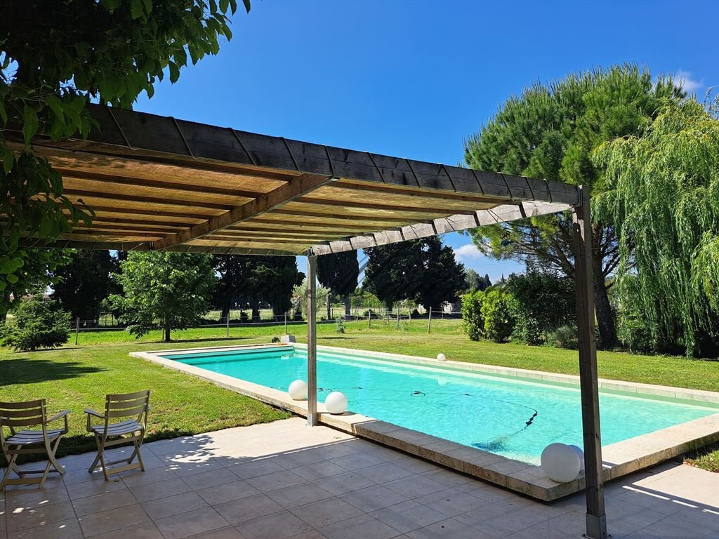 Estate in Châteaurenard, Provence-Alpes-Côte d'Azur, France 5 - 18036851