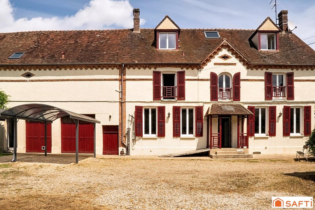 House in Etigny, Bourgogne – Franche-Comté, France 1 - 18050597